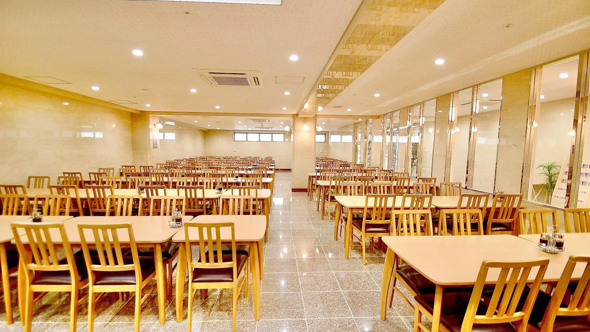 ***  Kyoto Universal Hotel Karasuma Japán